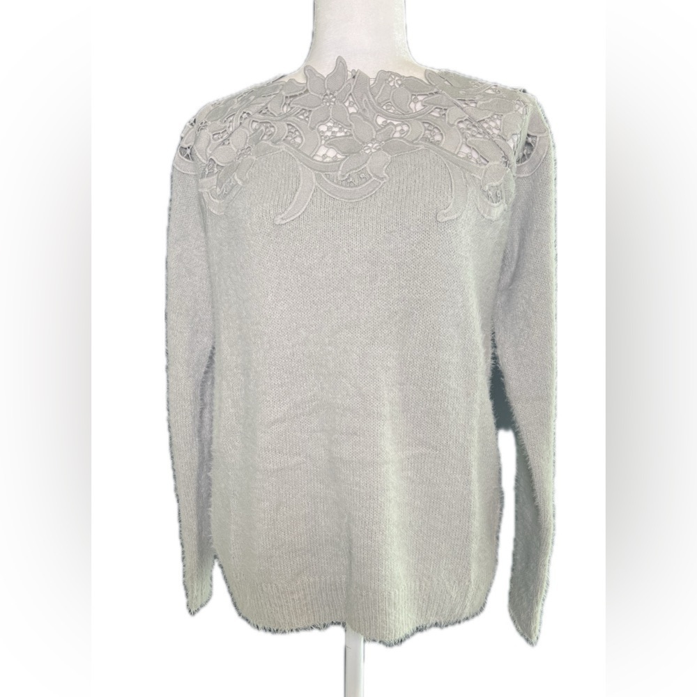 NWT En Crème Sincerely Yours Gray Knit Sweater Lacy Cutout Appliqué Back S/M - Picture 5 of 13